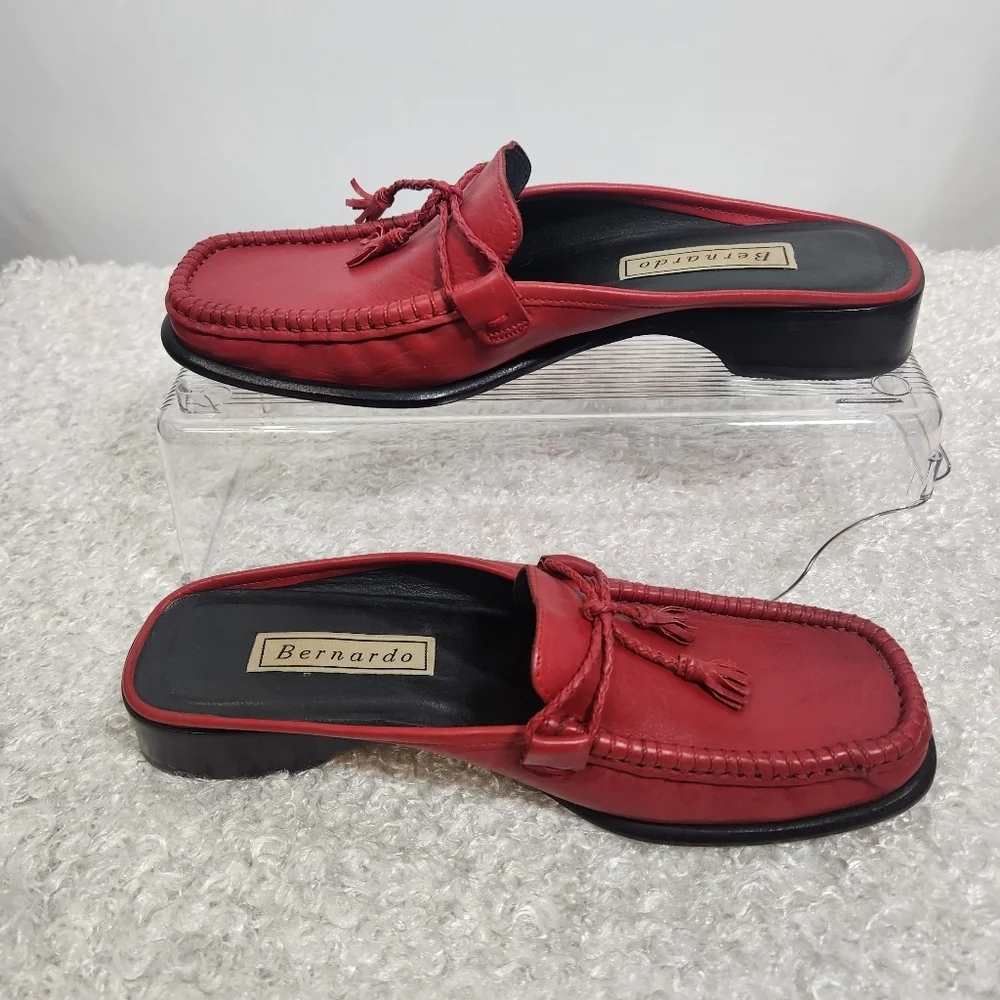 Bernardo Red Moccasin-Style Slip-On Loafers Size 9N Unixes